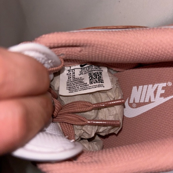 Nike Dunk Low Size: 7 - Picture 4 of 11